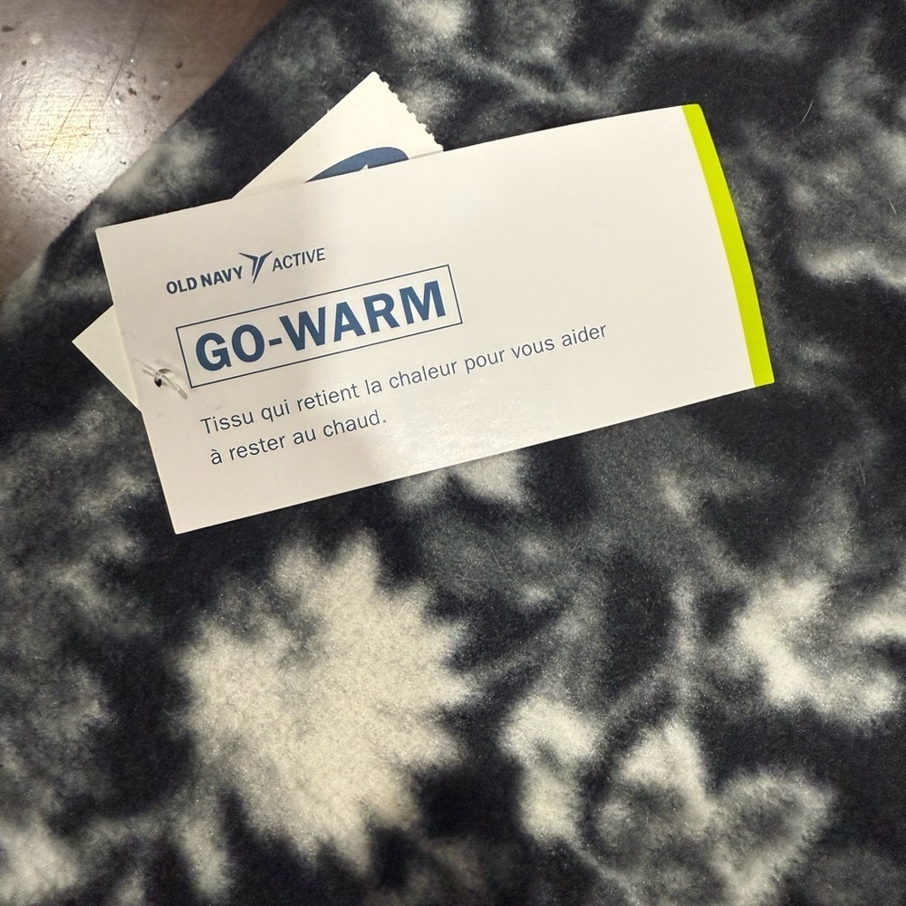 Old Navy, go warm, fleece scarf. - Picture 2 of 4